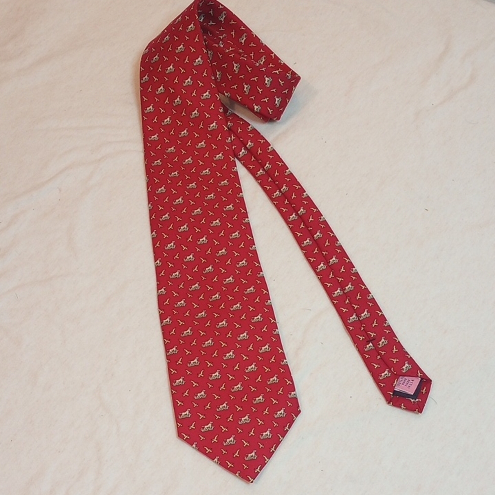 Vineyard Vines Red Pointer Dog, Bird Patterned Tie
